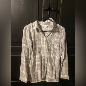 Old navy women’s small grey plaid flannel shirt size small